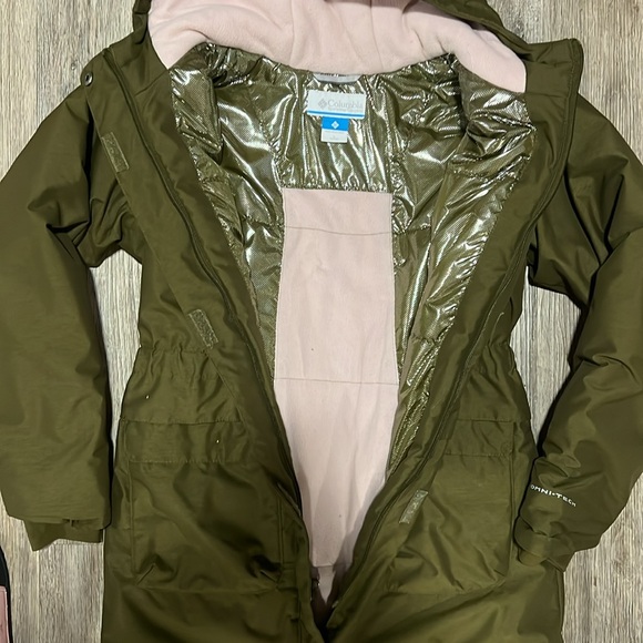 Columbia Omni-Tech Winter Coat - Picture 7 of 13